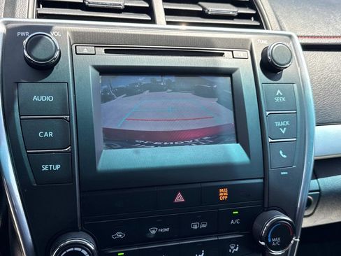 Used 2017 Toyota Camry SE FWD image 28