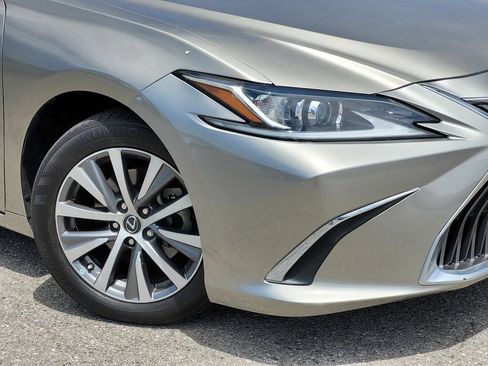 Used 2019 Lexus ES 350 w/ Accessory Package 2 FWD image 9