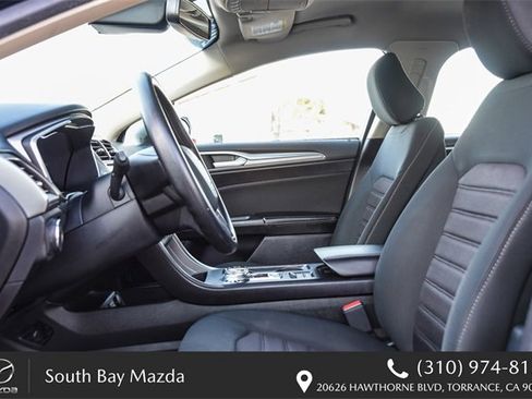 Used 2020 Ford Fusion SE image 14