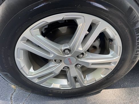 Certified 2022 GMC Terrain SLE w/ Driver Convenience Package FWD image 11