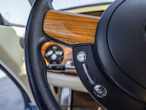 Used 2010 Rolls-Royce Phantom Drophead Coupe RWD image 39