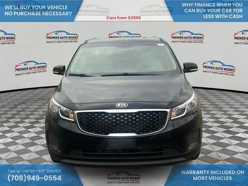 Used 2017 Kia Sedona LX w/ LX Essentials Premium Package FWD image 2