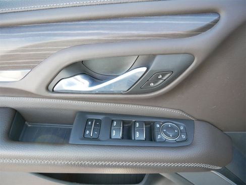 Used 2021 GMC Yukon Denali w/ Denali Premium Package image 15