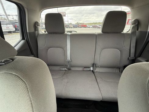 Used 2012 Nissan Frontier SV image 27