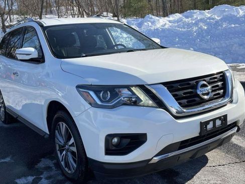 Used 2019 Nissan Pathfinder SV AWD/4WD image 1