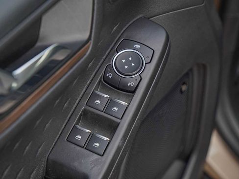 Used 2020 Ford Escape Titanium image 24