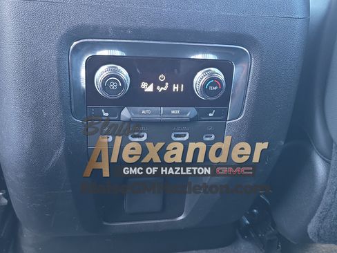 Used 2023 GMC Yukon XL Denali Ultimate image 17