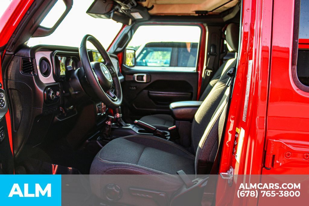 Used 2025 Jeep Wrangler Unlimited Sport AWD/4WD image 16