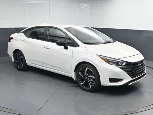 New 2025 Nissan Versa SR w/ Trunk Package FWD image 1