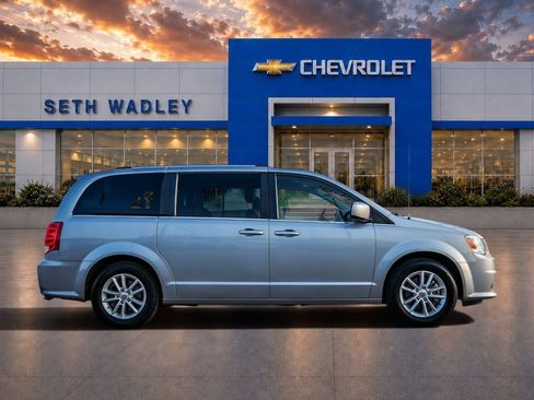 Used 2019 Dodge Grand Caravan SXT FWD image 8