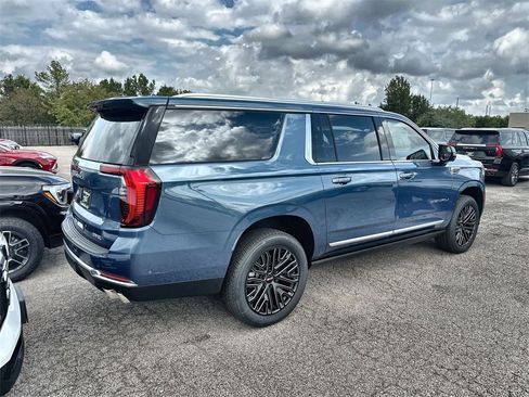 New 2026 GMC Yukon XL Denali w/ Sun & Power Step Package image 11
