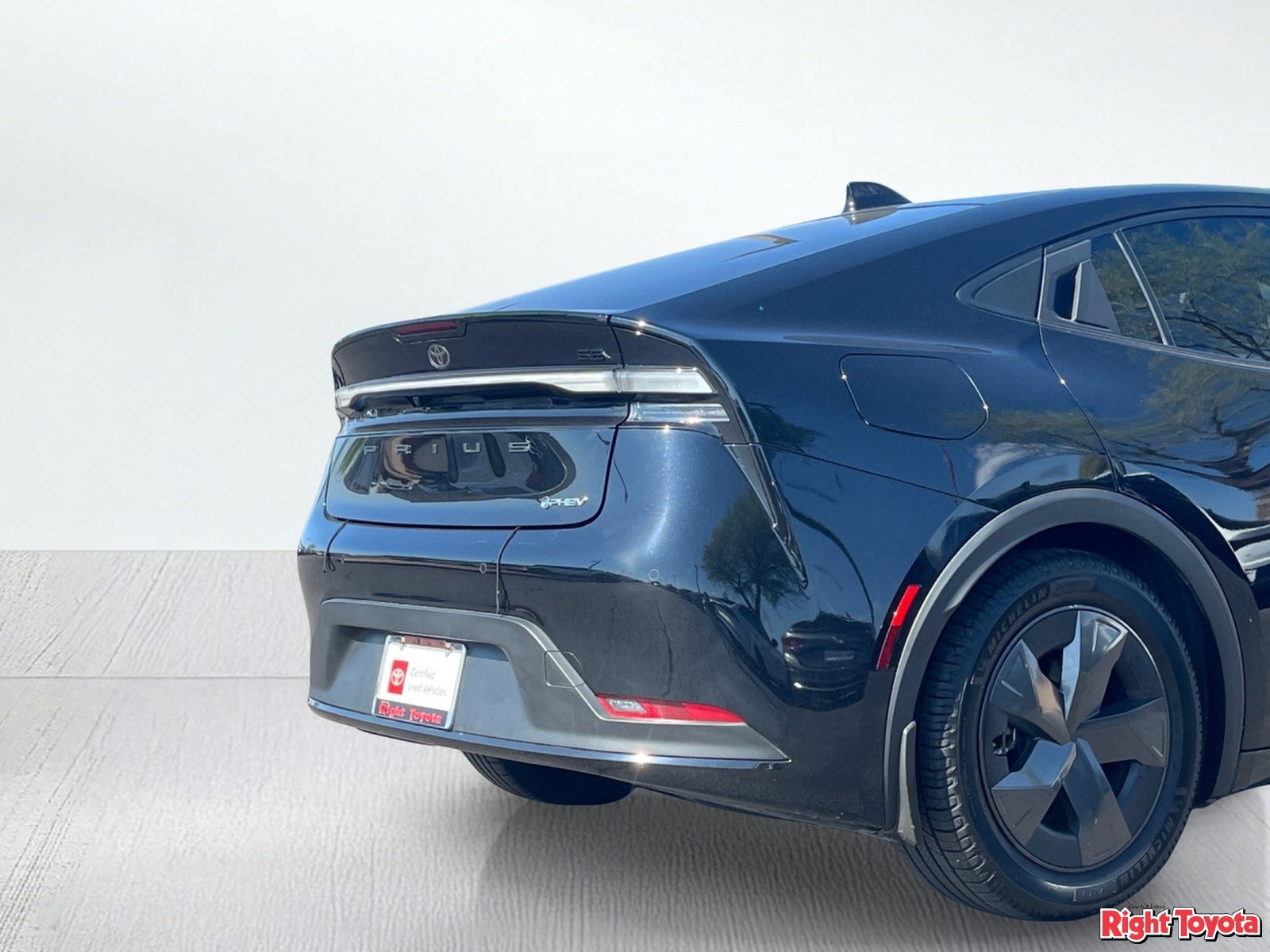 Certified 2025 Toyota Prius Plug-In Hybrid FWD image 12