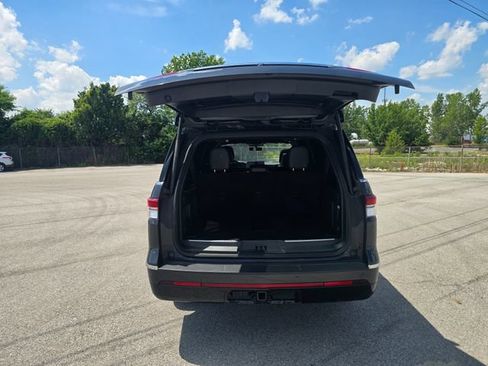 Used 2023 Lincoln Navigator L Reserve AWD/4WD image 17