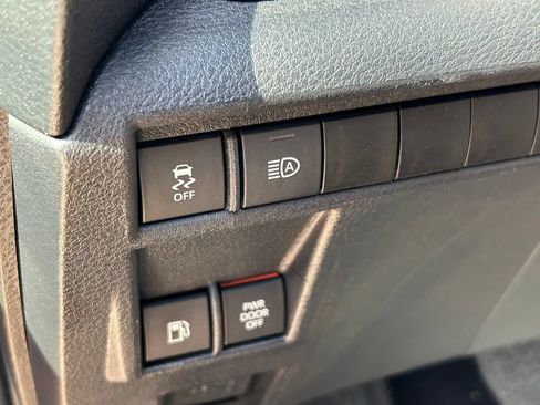 Used 2025 Toyota Sienna XSE FWD image 28