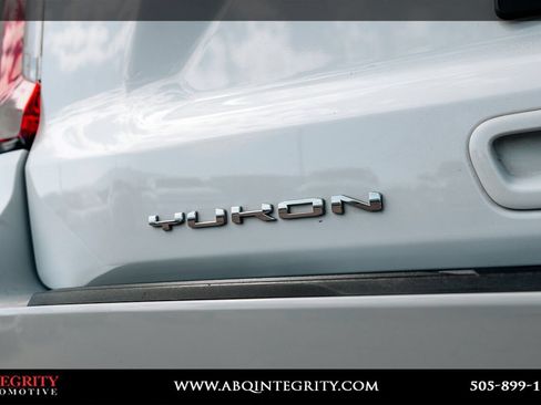 Used 2024 GMC Yukon XL AT4 AWD/4WD image 15