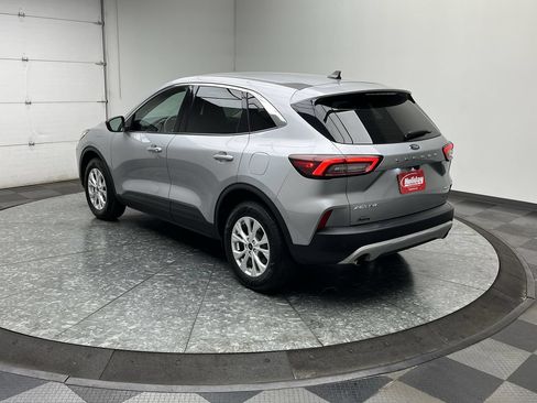 Used 2023 Ford Escape Active AWD/4WD image 2
