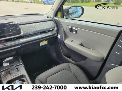 New 2027 Kia Seltos S FWD image 16