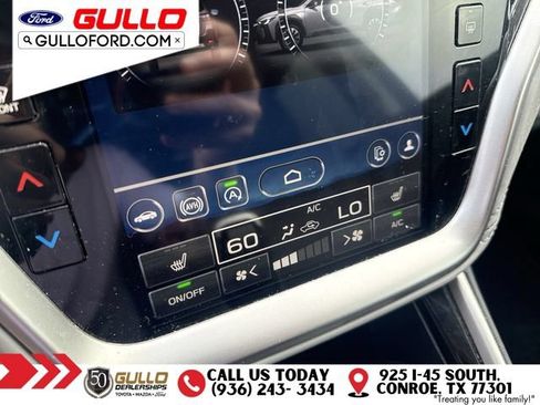 Used 2024 Subaru Outback Premium AWD/4WD image 27
