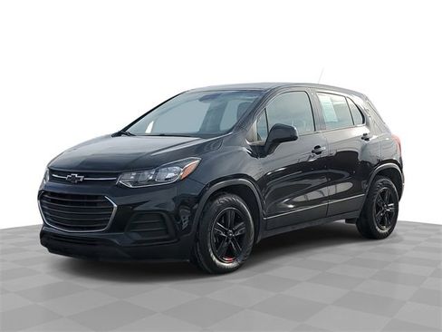 Certified 2020 Chevrolet Trax LS image 1