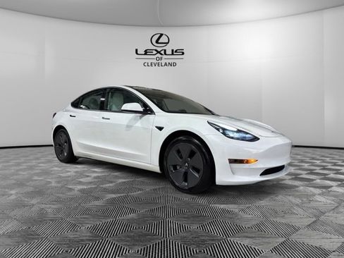 Used 2022 Tesla Model 3 Base image 2