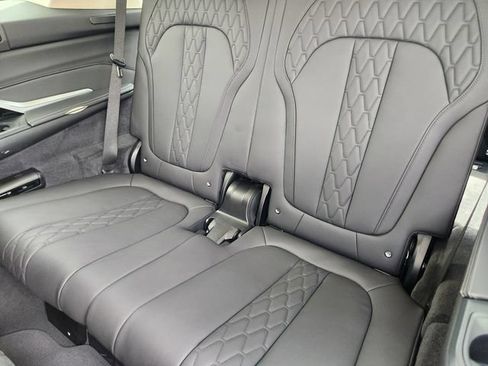 Used 2025 BMW X7 xDrive40i AWD/4WD image 32