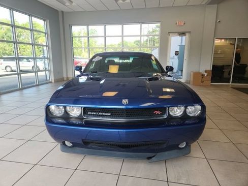 Used 2009 Dodge Challenger R/T RWD image 3
