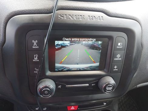 Used 2016 Jeep Renegade 75th Anniversary AWD/4WD image 18