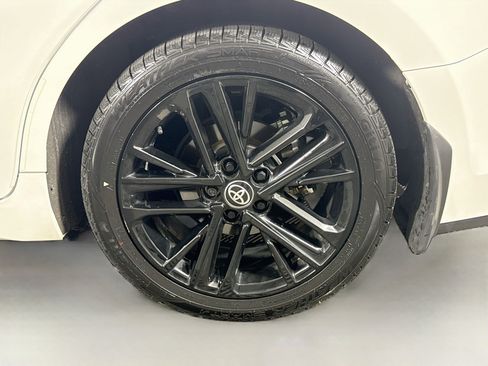 Used 2025 Toyota Camry SE AWD/4WD image 29
