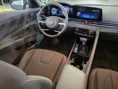 Certified 2024 Hyundai Elantra Blue image 19