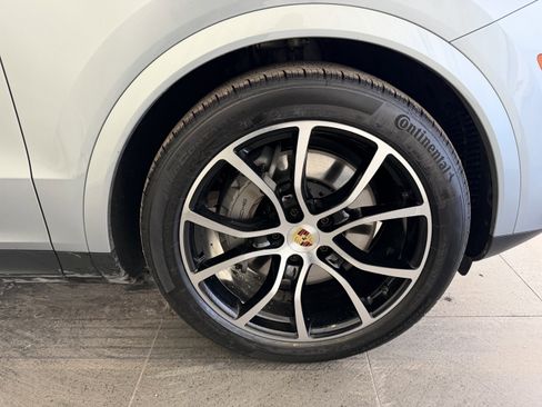 Certified 2023 Porsche Cayenne S image 13