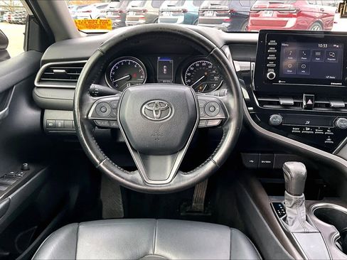 Certified 2021 Toyota Camry SE w/ Convenience Package image 9