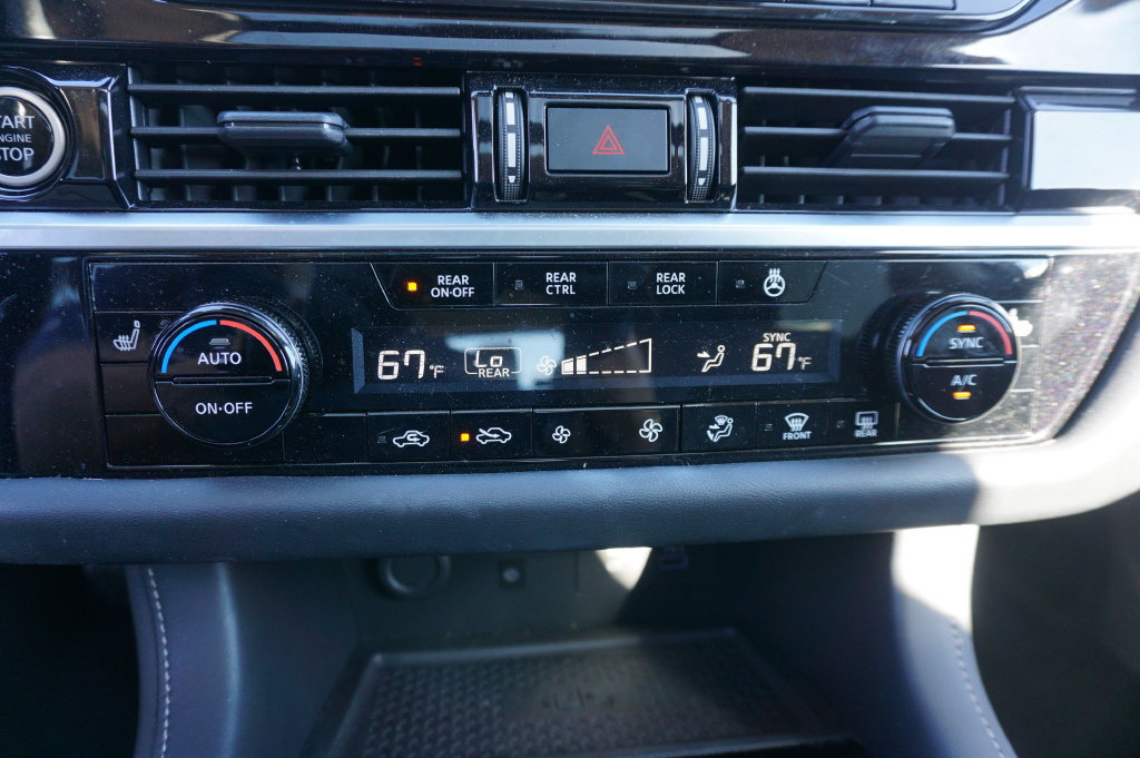 Used 2024 Nissan Pathfinder SL w/ SL Premium Package FWD image 12