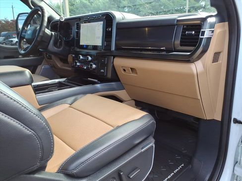 Certified 2024 Ford F250 Lariat w/ Sport Appearance Package image 10