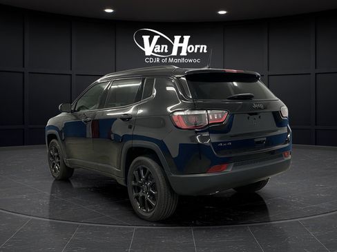 New 2026 Jeep Compass Latitude w/ Sun and Sound Group AWD/4WD image 3