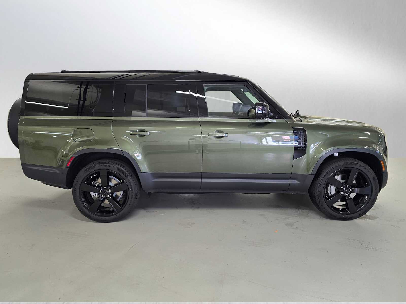 New 2026 Land Rover Defender 130 S AWD/4WD image 6
