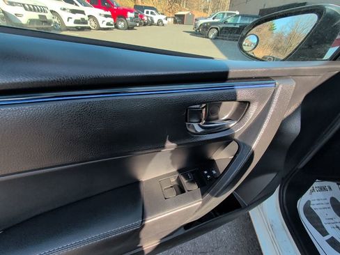 Used 2018 Toyota Corolla SE image 11