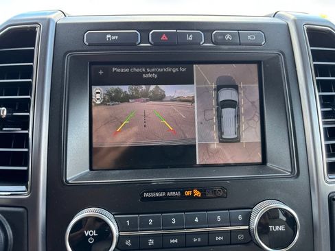 Used 2019 Ford Expedition Platinum RWD image 34