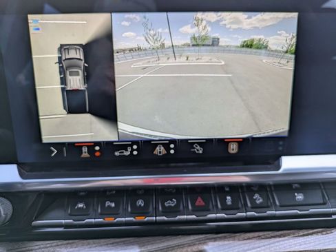 Used 2024 Chevrolet Silverado 1500 LT Trail Boss w/ LT Trail Boss Premium Package image 18