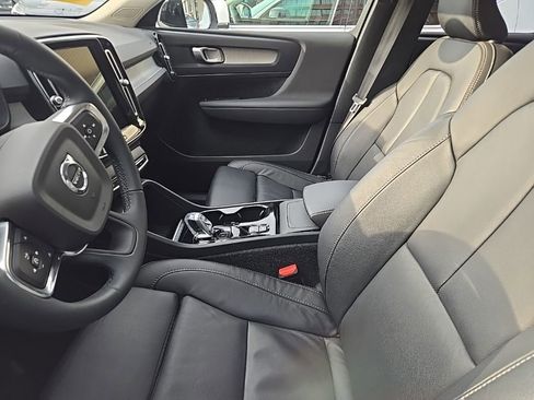 Certified 2023 Volvo XC40 B5 Plus w/ Driver Assist Package image 16