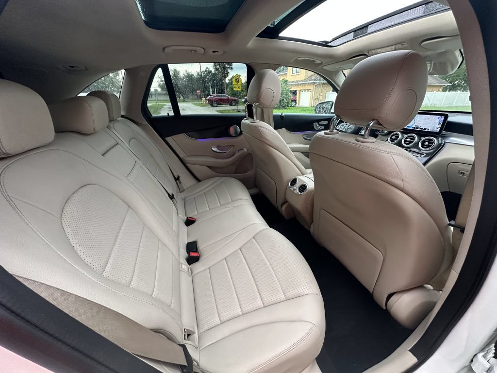Used 2022 Mercedes-Benz GLC 300 4MATIC w/ Premium Package Lite image 12