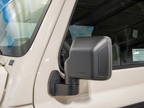 New 2025 INEOS Grenadier Fieldmaster Edition image 10