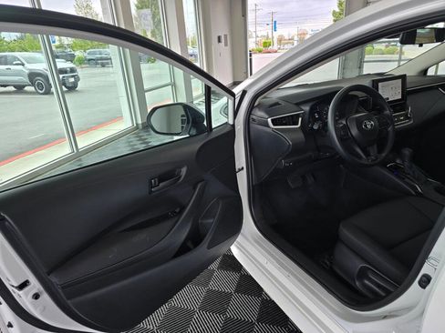 Certified 2025 Toyota Corolla LE FWD image 18