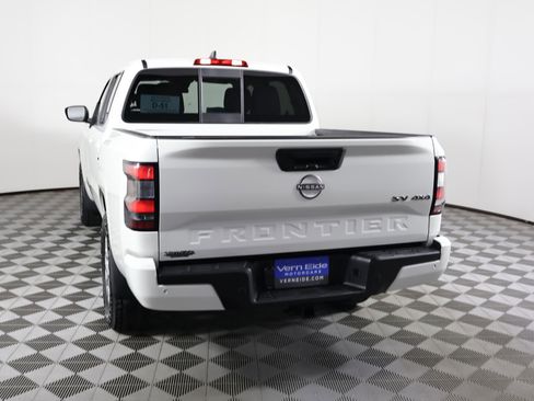 Used 2022 Nissan Frontier SV image 7