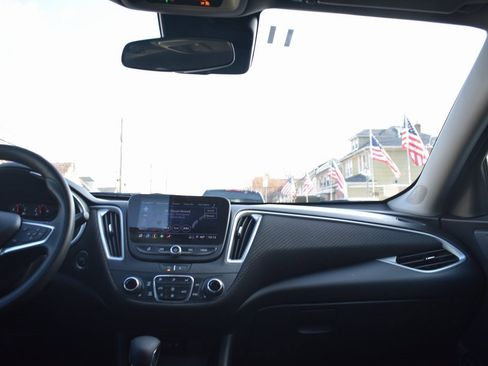 Used 2024 Chevrolet Malibu LT image 32