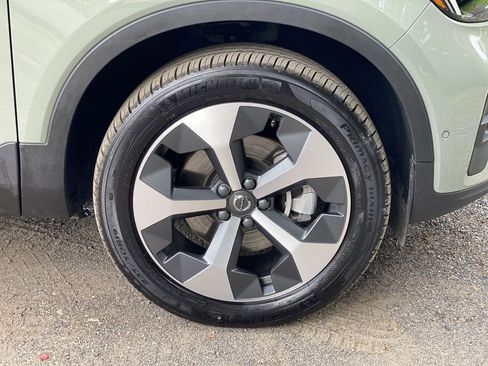 Used 2023 Volvo XC40 B5 Plus w/ Driver Assist Package AWD/4WD image 13