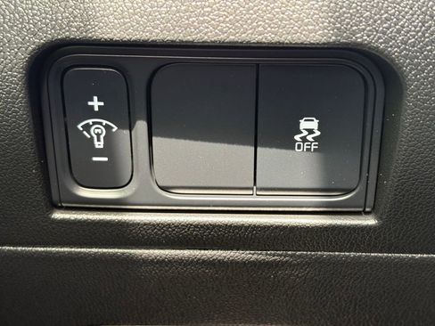 Certified 2025 Kia Sorento S w/ Panoramic Sunroof Package image 22