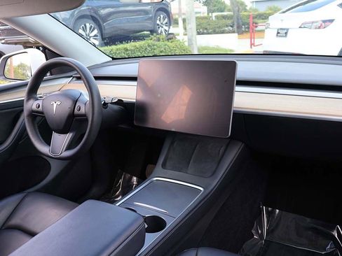 Used 2023 Tesla Model Y Long Range AWD/4WD image 29