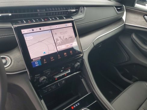 New 2025 Jeep Grand Cherokee L Limited AWD/4WD image 19