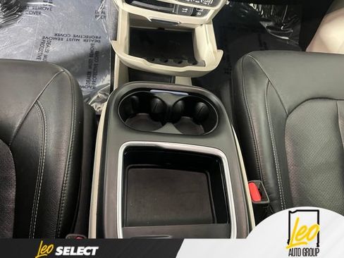 Used 2022 Chrysler Pacifica Touring-L FWD image 24