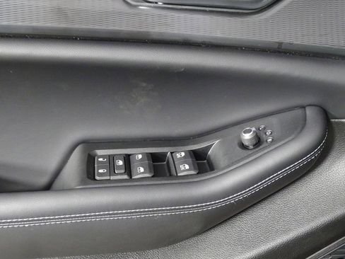 New 2025 Jeep Grand Cherokee Laredo image 17